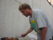 Jrgen beim Grillen